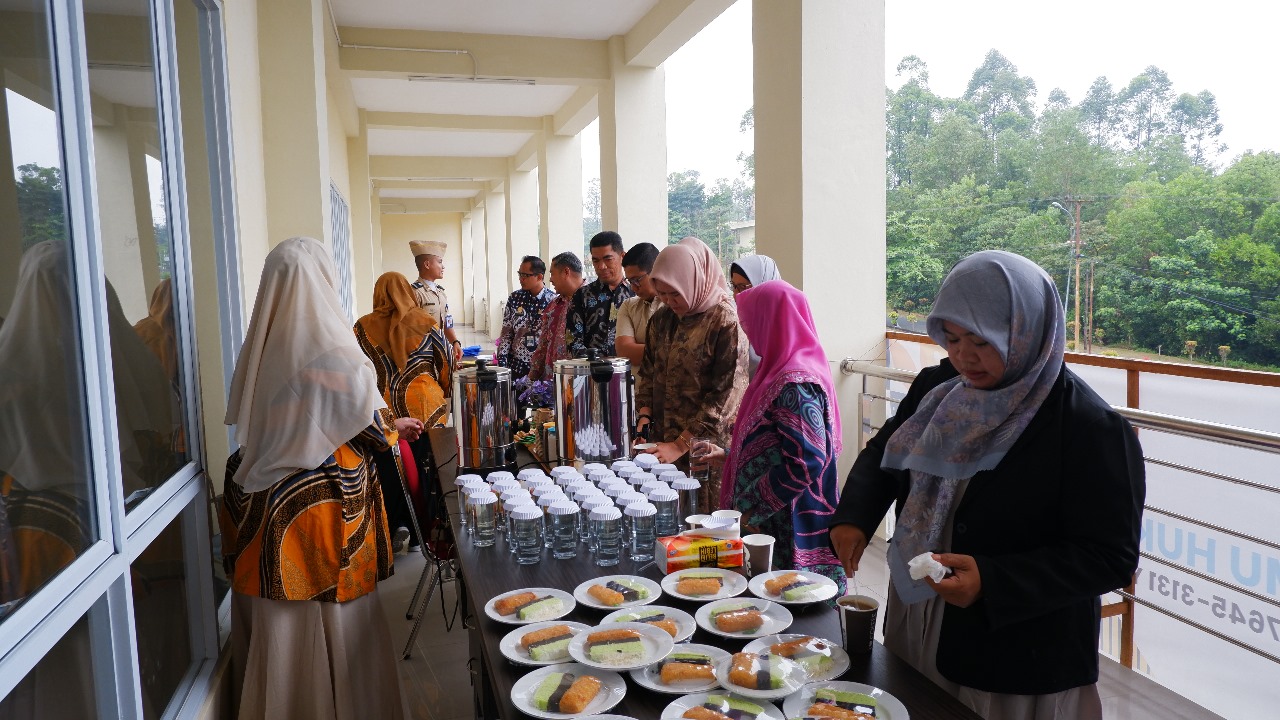 Sekolah Pascasarjana Unilak Gelar International EcoHarmony Summit 2024 Tanpa Botol Plastik