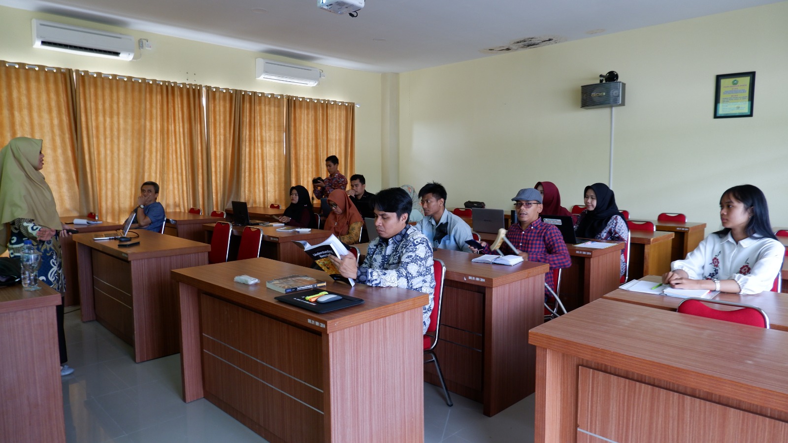 Pelatihan Bagi Pengelola Jurnal di Sekolah Pascasarjana Universitas Lancang Kuning
